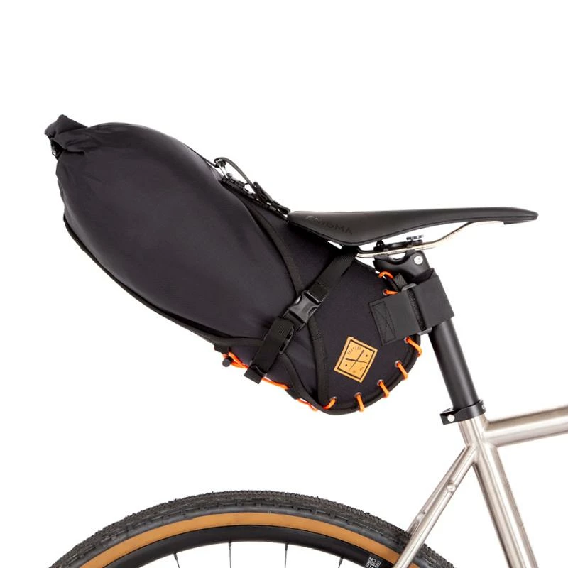 Sacoche De Selle Restrap Saddle Bag - 8 Litres 4 Sacoche De Selle Restrap Saddle Bag - 8 Litres – Image 2