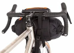 Sacoche De Cintre Restrap Bar Bag - S -magasin de vélo K6ZbKo8eSNiJWQumRN0T 00 Barbag 14L4 1024x1024 17c94f31 8daf 417e 84d1 77ae5c70afc8