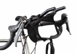 Sacoche De Prolongateurs Restrap Adventure Race -magasin de vélo Restrap Bar Bag Race aero sacoche guidon prolongateur ultra distance baroudeur cycles lyon front empty