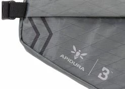 Sacoche De Cadre Bombtrack X APIDURA Frame Pack -magasin de vélo frame pack apidura 2 4L bombtrack sacoche de cadre baroudeur cycles lyon 4
