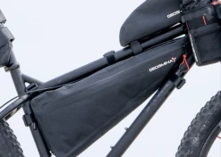 Sacoche De Cadre Geosmina MTB Frame Bag -magasin de vélo geosmina large sacoche de cadre randonnee gravel vtt bikepacking baroudeur cycles lyon 7
