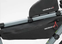 Sacoche De Cadre Geosmina Gravel Frame Bag -magasin de vélo geosmina large sacoche de cadre randonnee gravel vtt bikepacking baroudeur cycles lyon 7 5c93ce9f de19 4e3d 8bad e3cc27c27ea9