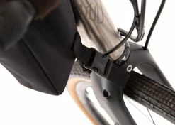 Sacoche De Cintre Restrap Stem Bag -magasin de vélo lHaGtlyTQimGi5XTsWsr 00 Stem Bag5 1024x1024 b584e87c 8aff 4dda 92d4 623a830ec69b