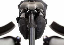 Sacoche De Selle Restrap Adventure Race -magasin de vélo restrap Saddle Bag adventure Race Range sacoche de selle ultra distance baroudeur cycles lyon front